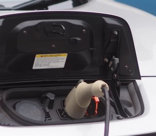 安全・安心・高品質・高性能なバッテリーを核に 幅広いソリューションを提供しております。