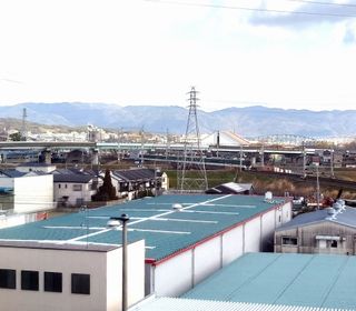 開発から生産までを自社で完結させる「丸ごとクルマがつくれる」環境の中、【メイドイン九州にこだわったクルマ造り】をしています。
