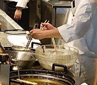 <font color="gold">新着・更新　</font>地元旬の食材を吟味し、ふんだんに使った料理は 目でも舌でも堪能できるように調理して頂きます。