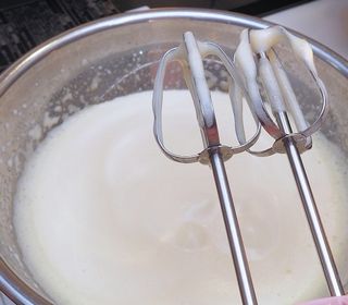 選び抜かれた素材、究極のレシピ、職人の熟練された技が織り成す珠玉のスイーツをご堪能いただけます。