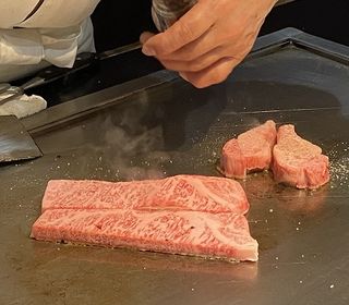 <font color="gold">新着・更新　</font>お客さまの目の前でおもてなしします。ライブ感あふれるお料理をフルコースです。