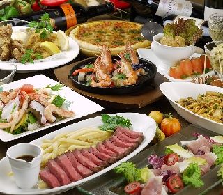 四季折々安曇野の自然に訪れる方々のこころを癒します。信州のご当地グルメや和洋中メニューのビュッフェをご用意しています。