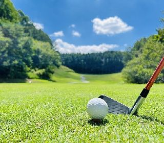 全国でも一流のゴルフコースで、お客様が休憩時に 利用するレストランホールのお仕事です。トーナメントのバイキングレストランです！