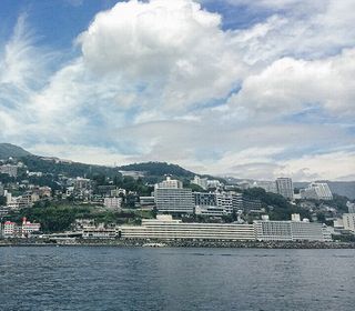 熱海の絶景が見渡せる、山上の地に誕生。海と夜景が最高です。